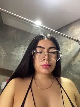 Snapshot of Mia_222 chatting on May 2026 11:26:02 AM Mia 222 online show from May 2026 11:26:02 AM