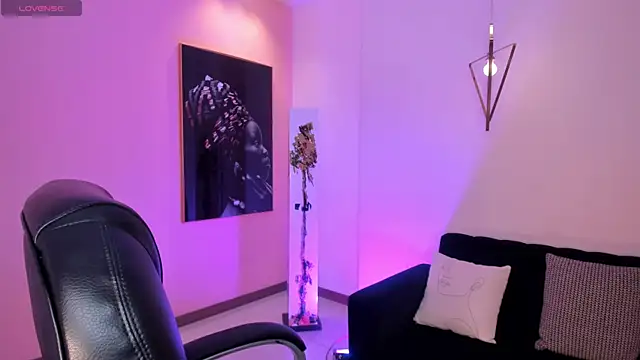 DonnaStonne online show from February 2025 07:41:01 PM