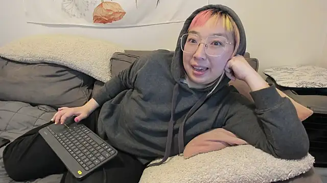 Snapshot of luxgray chatting on December 2024 12:41:01 AM luxgray online show from December 2024 12:41:01 AM