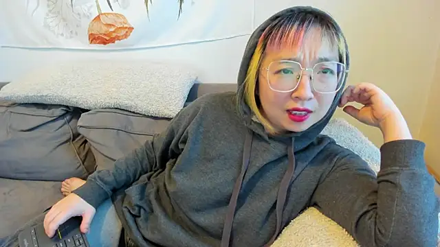 Snapshot of luxgray chatting on January 2025 09:58:01 PM luxgray online show from January 2025 09:58:01 PM