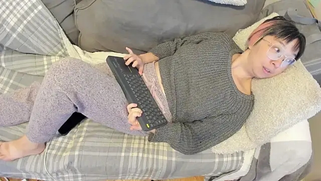 Snapshot of luxgray chatting on October 2025 10:21:02 PM luxgray online show from October 2025 10:21:02 PM