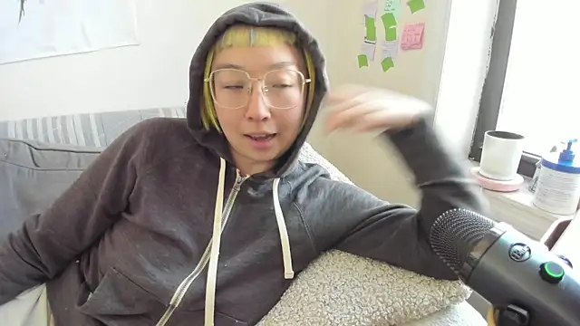 Snapshot of luxgray chatting on March 2026 04:18:02 PM luxgray online show from March 2026 04:18:02 PM