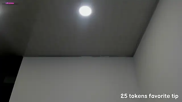 Snapshot of Im_coco chatting on February 2025 02:43:01 PM Im coco online show from February 2025 02:43:01 PM