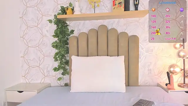 Snapshot of Roma__love chatting on October 2025 12:27:02 PM Roma love online show from October 2025 12:27:02 PM