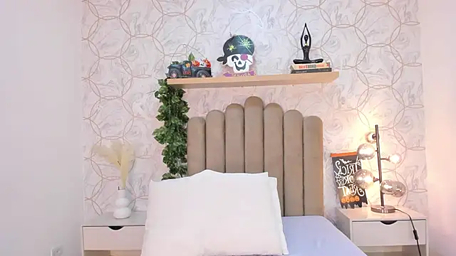 Snapshot of Roma__love chatting on November 2025 12:07:02 PM Roma love online show from November 2025 12:07:02 PM