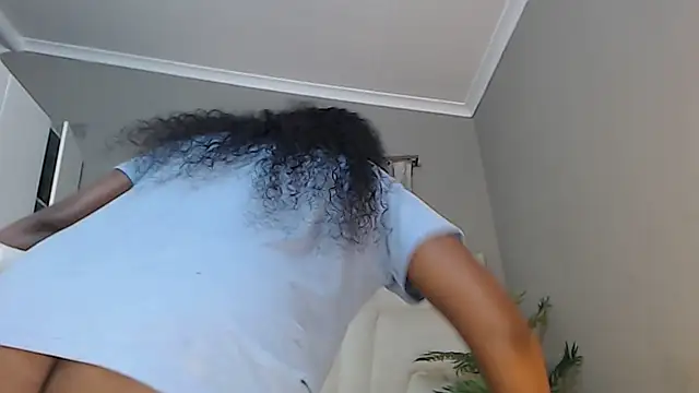 naughtyblackdolie online show from December 2024 06:45:01 AM