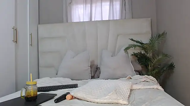 naughtyblackdolie online show from February 2025 09:22:01 AM