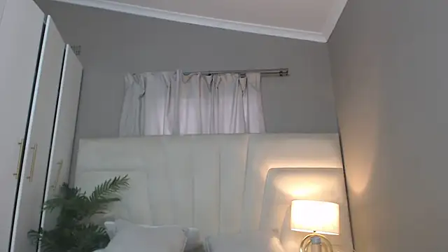 naughtyblackdolie online show from November 2025 05:18:01 AM