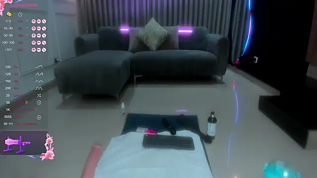 Anna parkker  online show from March 2025 05:18:02 PM