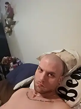 Snapshot of GeneralXMillyX chatting on January 2025 02:40:02 PM GeneralXMillyX online show from January 2025 02:40:02 PM