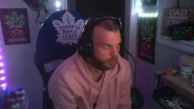 GeneralXMillyX online show from November 2025 05:28:02 AM