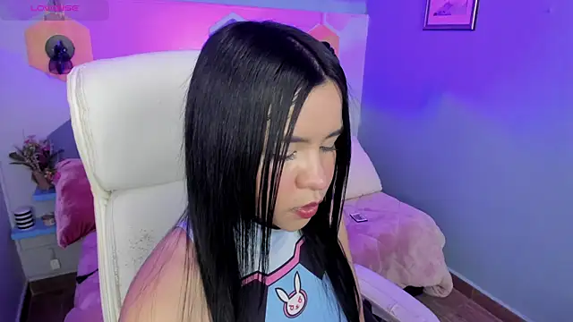 Hanna  Becker  online show from December 2024 04:23:02 AM