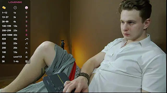 Snapshot of charlie_smiley chatting on December 2024 05:31:02 AM charlie smiley online show from December 2024 05:31:02 AM