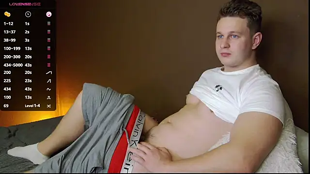 Snapshot of charlie_smiley chatting on October 2025 02:22:02 AM charlie smiley online show from October 2025 02:22:02 AM