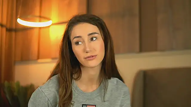 Snapshot of EmilyRaymont chatting on March 2025 09:53:01 PM EmilyRaymont online show from March 2025 09:53:01 PM