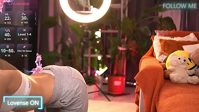 Snapshot of EmilyRaymont chatting on November 2025 07:41:02 AM EmilyRaymont online show from November 2025 07:41:02 AM