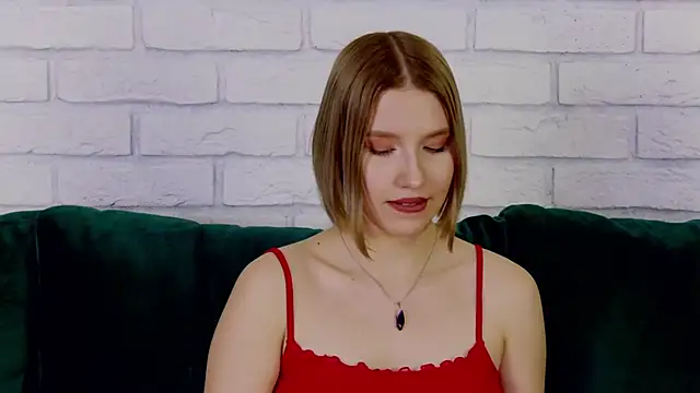 LiliLinn online show from January 2025 11:20:01 AM