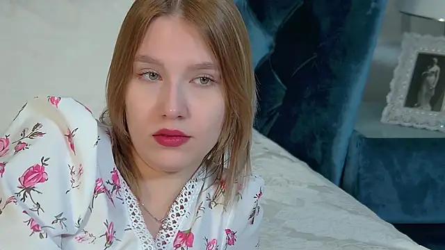 LiliLinn online show from September 2025 04:23:01 AM