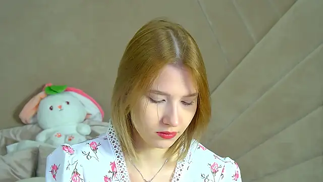 LiliLinn online show from September 2025 04:14:02 AM