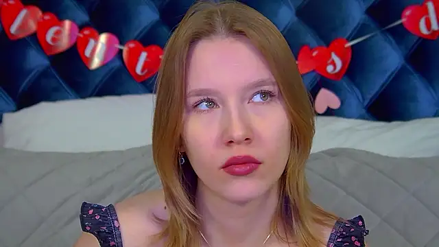 LiliLinn online show from February 2026 04:51:02 AM