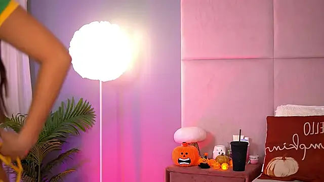 AlmaLuv online show from November 2025 04:45:02 AM