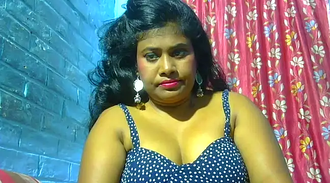 Snapshot of sexy_roma chatting on December 2024 06:19:01 PM sexy roma online show from December 2024 06:19:01 PM