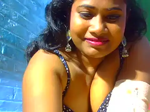 Snapshot of sexy_roma chatting on December 2024 05:11:01 PM sexy roma online show from December 2024 05:11:01 PM