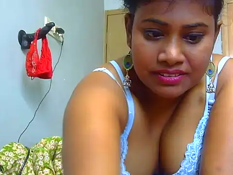 Snapshot of sexy_roma chatting on December 2024 08:49:02 AM sexy roma online show from December 2024 08:49:02 AM