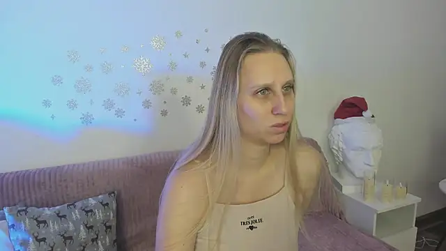 Snapshot of miissblonde chatting on January 2025 01:27:02 AM miissblonde online show from January 2025 01:27:02 AM