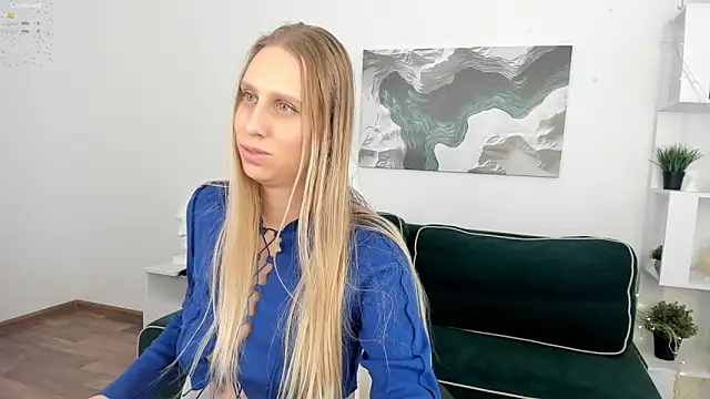 Snapshot of miissblonde chatting on March 2025 02:48:01 AM miissblonde online show from March 2025 02:48:01 AM