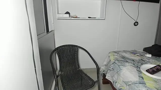 KomeKukis online show from May 2026 04:21:01 AM