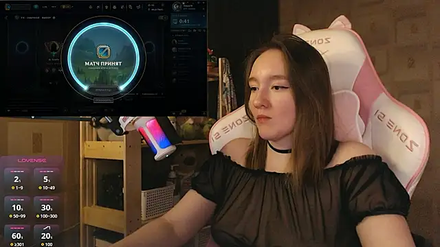 MoonlishSiren online show from March 2026 09:21:02 PM