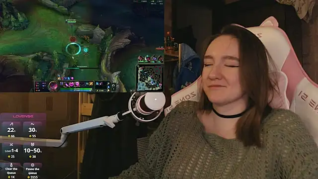 MoonlishSiren online show from March 2026 09:27:02 PM