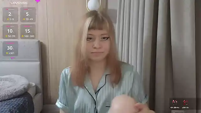 HermioneHHH online show from November 2025 08:46:02 PM