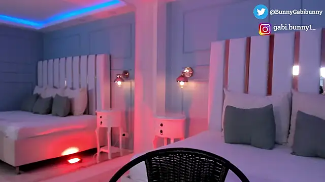 gabi bunny online show from October 2025 05:47:03 PM