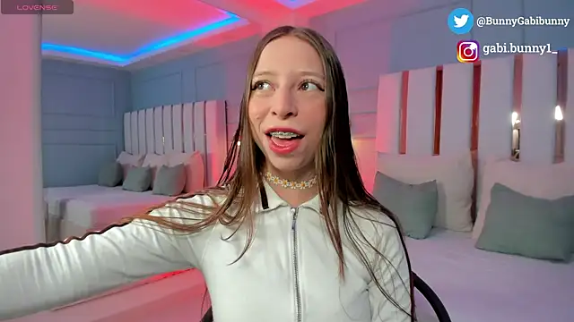 gabi bunny online show from February 2026 03:29:01 PM