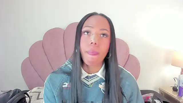 Nicole Paradise online show from October 2025 12:50:01 PM