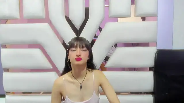 Aurora 18 online show from January 2025 08:39:01 PM