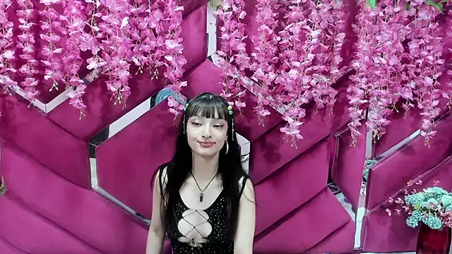 Aurora 18 online show from February 2025 12:17:02 AM