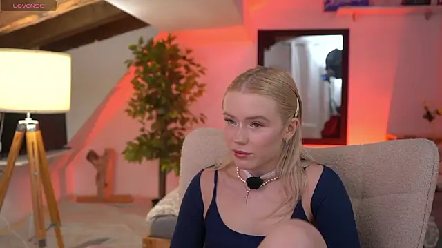 LexieLoree online show from February 2026 04:09:01 AM