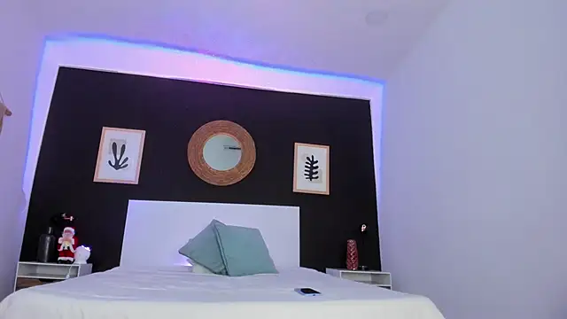 VioletPaket online show from December 2024 10:02:02 PM