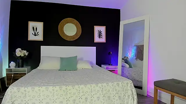 VioletPaket online show from February 2026 11:27:02 AM