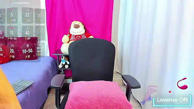 Snapshot of dan_scoott chatting on December 2024 08:05:02 PM dan scoott online show from December 2024 08:05:02 PM