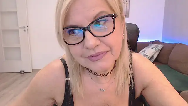 amberdoll4u online show from December 2024 06:43:01 AM