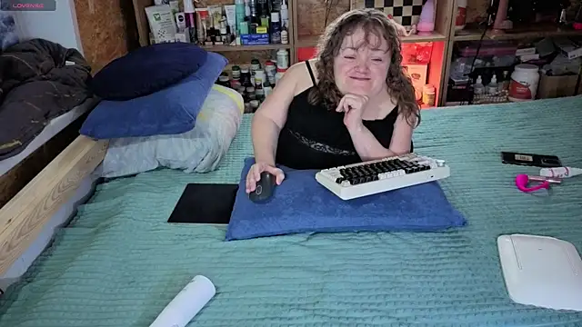 Snapshot of MiniNatalie chatting on November 2025 12:30:01 PM MiniNatalie online show from November 2025 12:30:01 PM