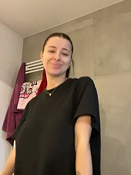 Mia-Minou online show from February 2026 11:48:02 AM