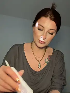 Mia-Minou online show from March 2026 02:54:01 PM