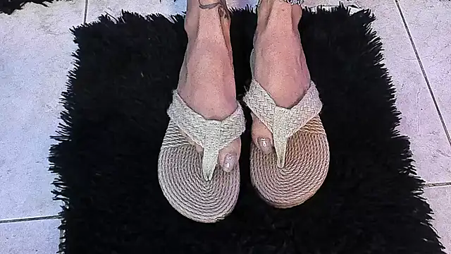 Snapshot of vivi-honey chatting on December 2024 10:06:02 AM vivi-honey online show from December 2024 10:06:02 AM