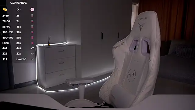 Evelinka online show from April 2026 12:57:01 PM