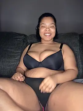 MissAriisback online show from November 2025 12:37:01 PM